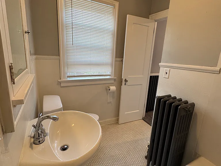 1009 N 18th St #8 — Photo 10