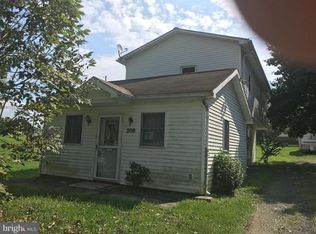206 Sweet Arrow Lake Rd, Pine Grove, PA 17963
