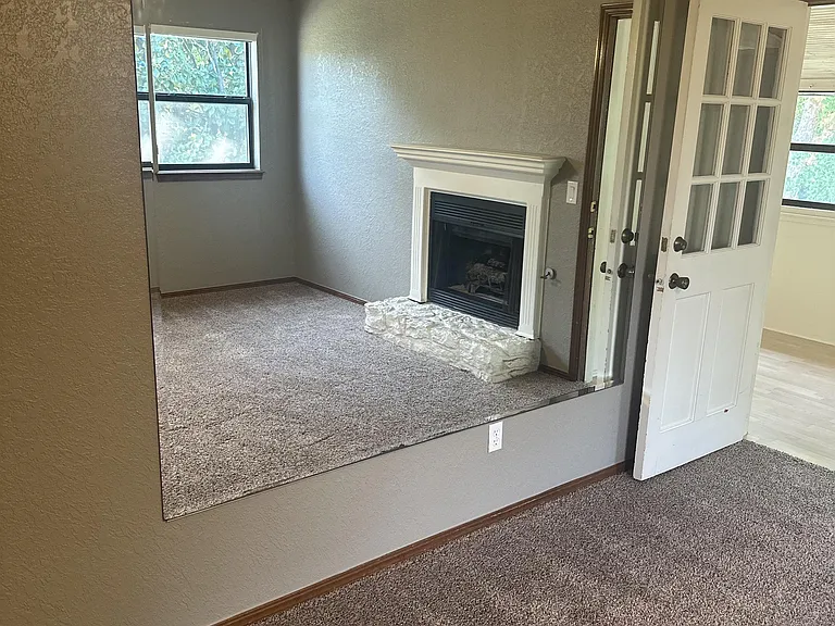 3612 N Drexel Blvd — Photo 33