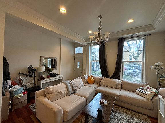 3rd image of 2336 N Wayne Ave #1F