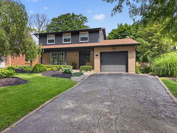 2nd image of 25 Havenridge Cres