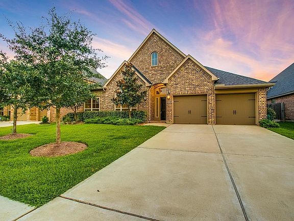 2nd image of 28810 Hollycrest Dr