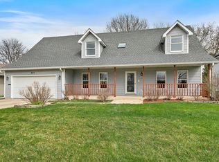 227 Lincoln St, Schaumburg, IL 60194