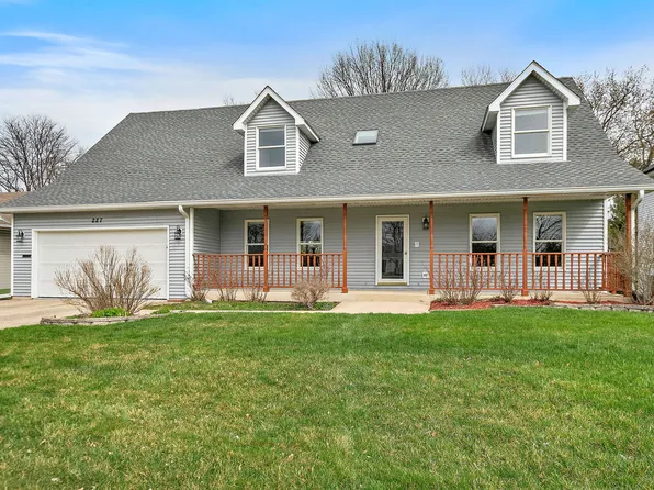 227 Lincoln St, Schaumburg, IL 60194