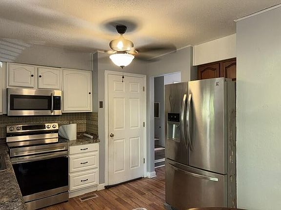 4th image of 2974 E Freedom Cir