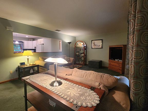 3rd image of 1885 Ellen Dr