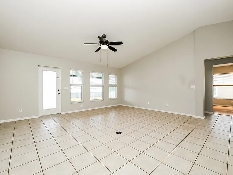4213 Berkeley Dr — Photo 3