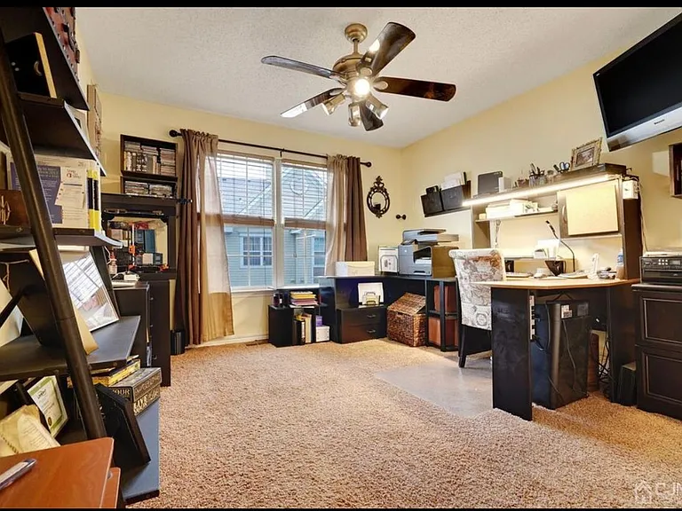 46 Prestwick Way — Photo 4