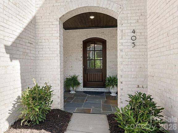 2nd image of 405 Audrey Pl