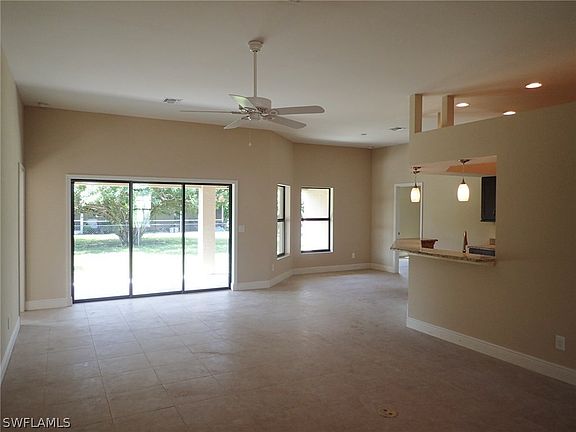 2nd image of 146 SE 18th Terrace Cpe