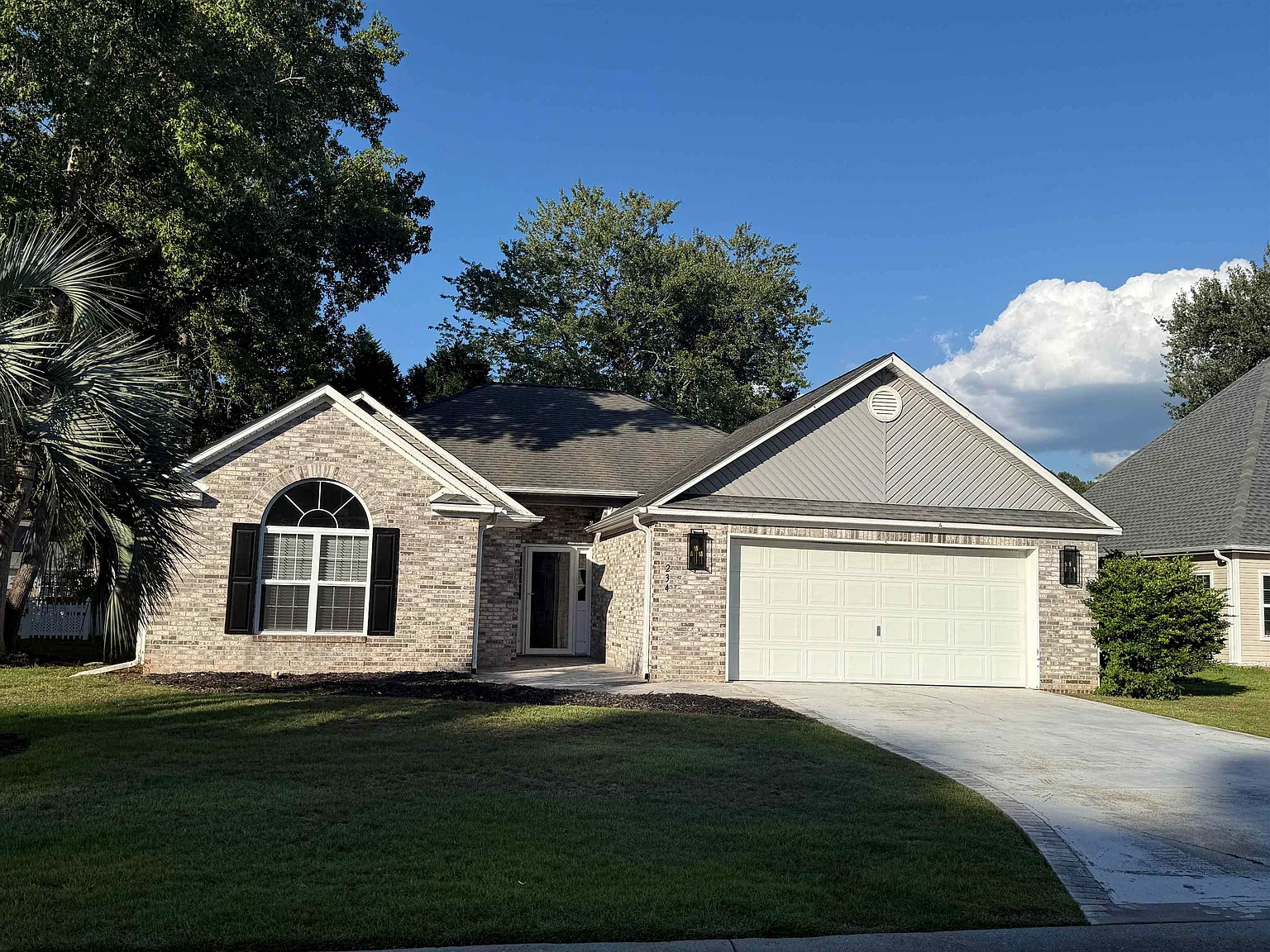 3 bed, 2.0 bath, 1735 sqft, $1,900 — Photo 2