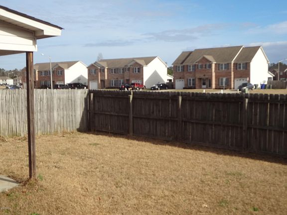 4th image of 304 S Square Dr #B
