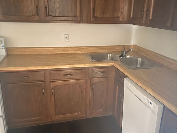 2nd image of 1 Richards Dr APT 5
