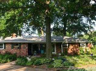 542 Lodge Dr, Saint Louis, MO