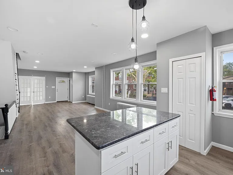 4600 Highland Ave — Photo 4