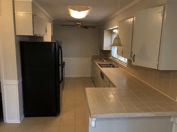 2nd image of 233 Miramar Dr