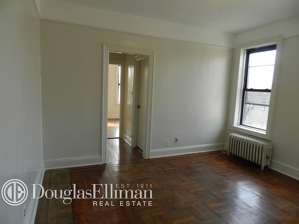 2nd image of 5012 46th St APT 4D