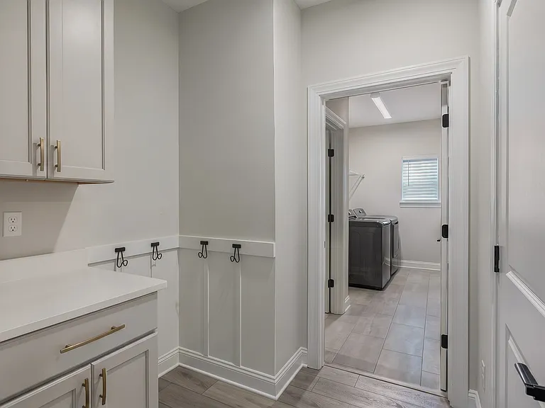 79 Stansbury Ln — Photo 10