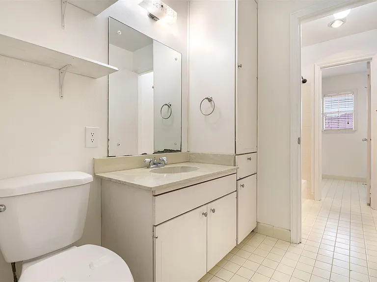 6332 Chevy Chase Dr #16 — Photo 12