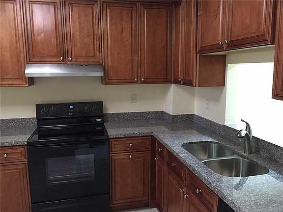 2nd image of 1100 NW 87th Ave APT 303