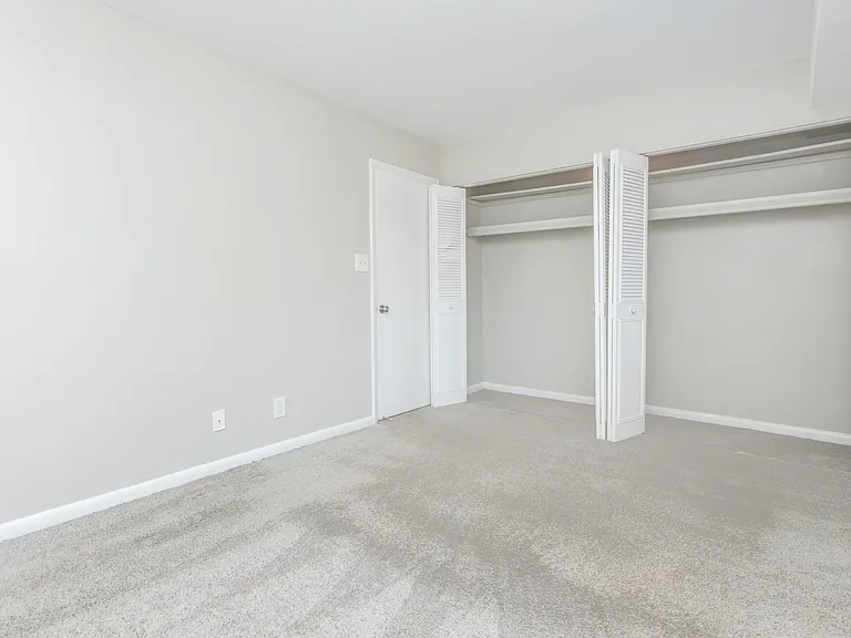 Valley Terrace — Photo 17