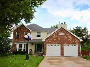 918 Sulphur Spring Rd, Ballwin, MO 63021