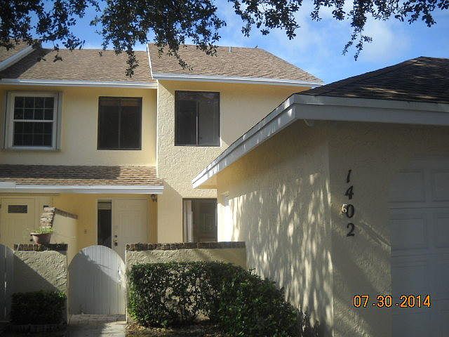 1st image of 1402 Maplewood Drive #1402