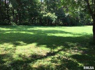 820 Waverly Rd, Davenport, IA 52804