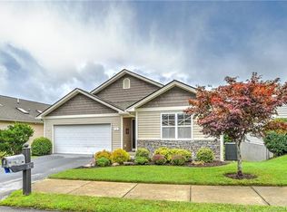 82 Clear Creekside Dr, Hendersonville, NC 28792