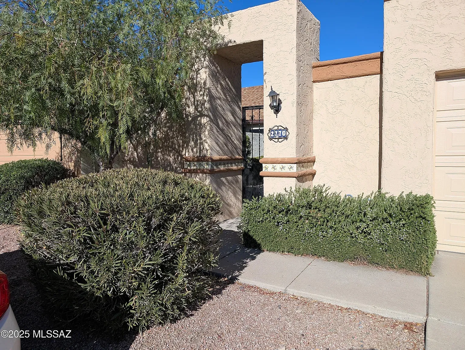 2770 W Daffodil Pl — Photo 2