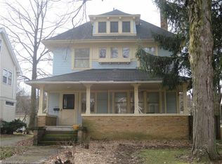 2852 Coleridge Rd, Cleveland Heights, OH 44118