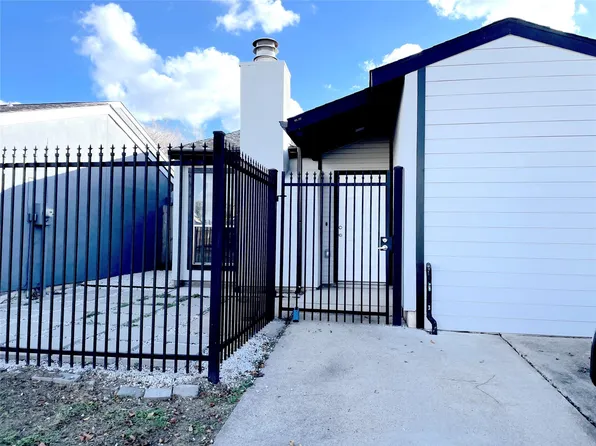 12333 Corona Ln, Houston, TX 77072