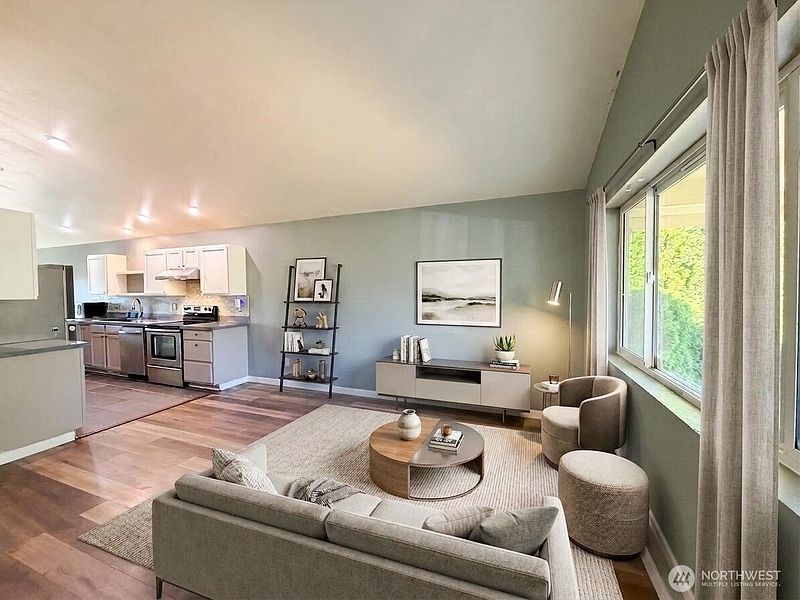 2nd image of 16340 Cascadian Avenue SE