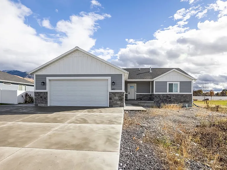 482 E Canyon Rim Rd — Photo 1