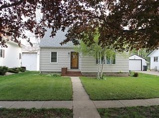 605 E Michigan Ave, George, IA 51237