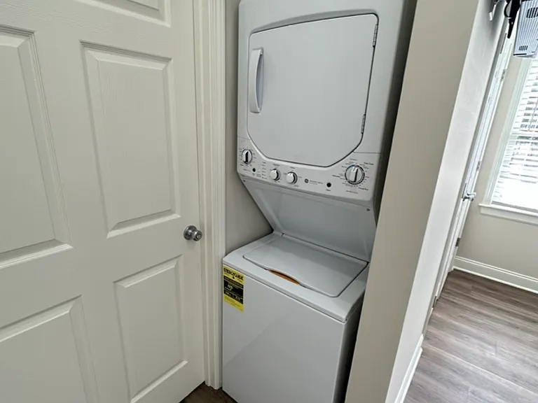 621 Green St #D — Photo 9