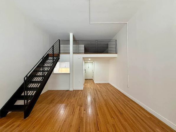 295 Park Ave S APT 2D