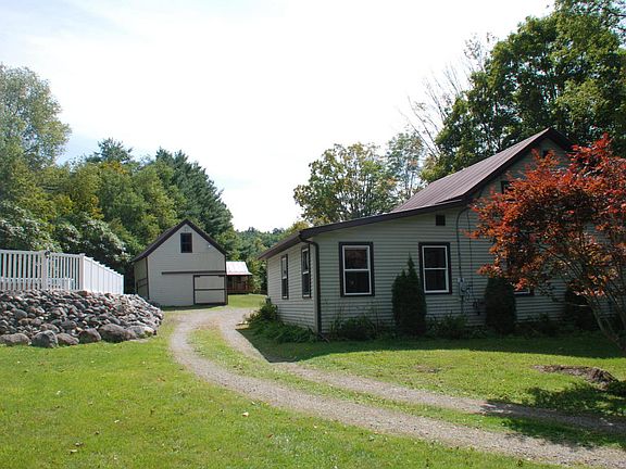 2nd image of 10 Pebble Dr