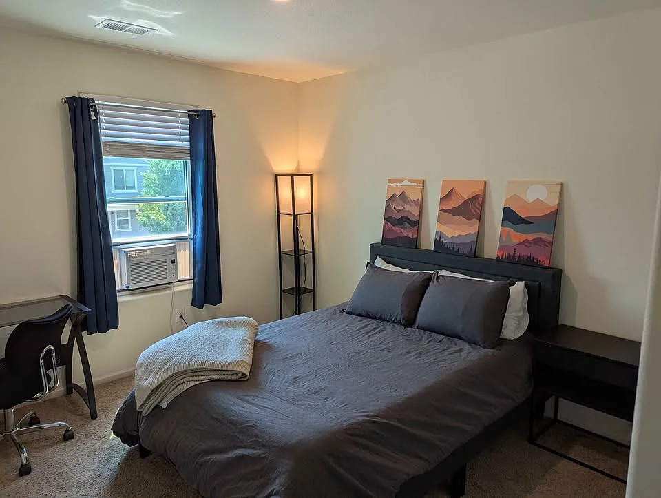 5 bed, 2863 sqft, $800 — Photo 2