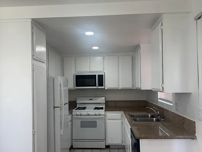 1014 S Howard St #C — Photo 2