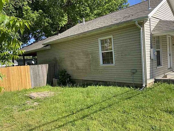 3rd image of 626 S Saint Louis St