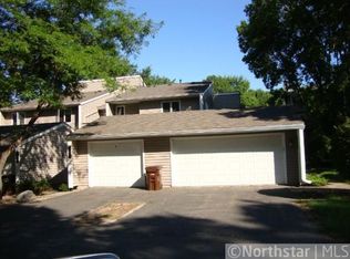 9120 Neill Lake Rd, Eden Prairie, MN 55347