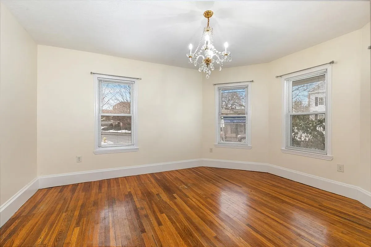 2 bed, 1375 sqft, $2,750 — Photo 3