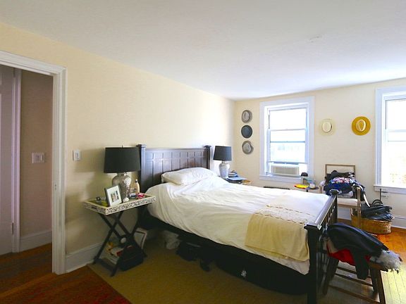 3rd image of 49 Greenwich Ave APT 6
