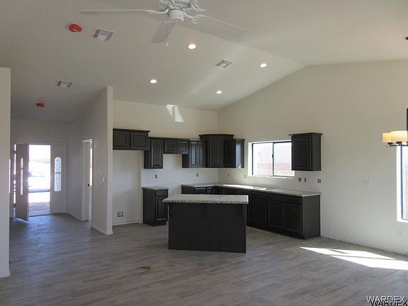 4th image of 6087 W Columbia Ave