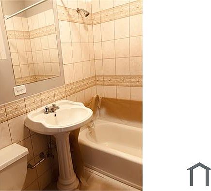 3rd image of 7836 S Ellis Ave #202
