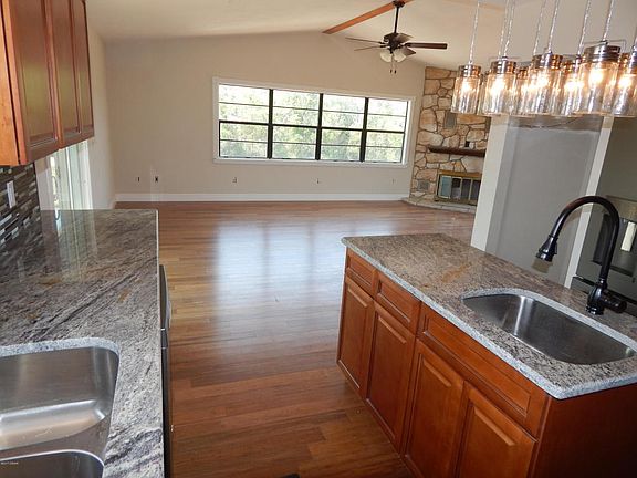 4th image of 1560 Ray Lyn Dr