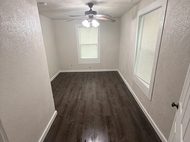 514 Brown St — Photo 4