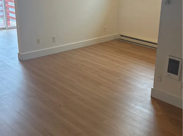 166 NE 8th St APT 6, Newport, OR 97365