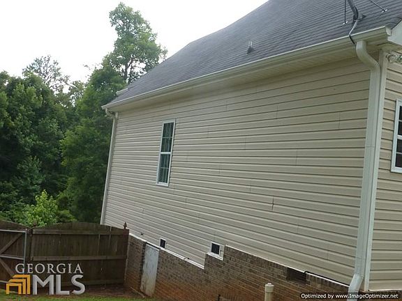 4th image of 166 Alexander Dr